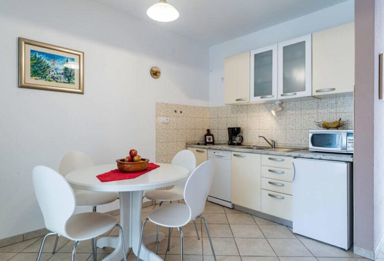 Apartmani Fani Jelsa