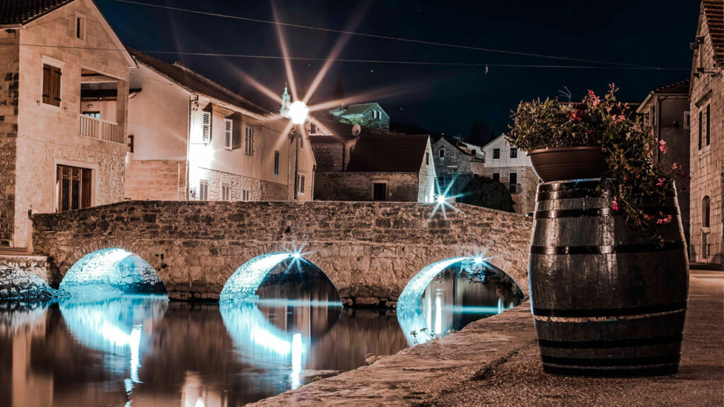 Night-time charm in Vrboska